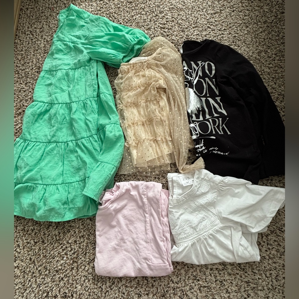 Lot of girls Zara clothes